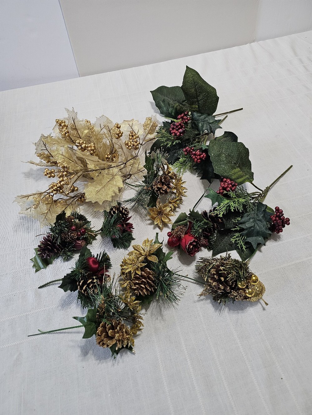 18-Piece Christmas Tree Floral Pick Lot – Gold Burgundy Greenery Pinecones
